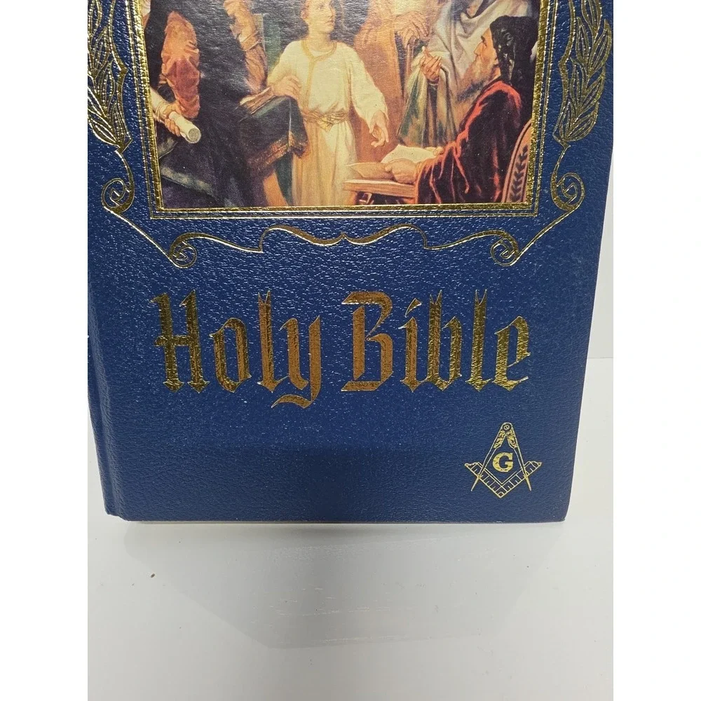Holy Bible Heirloom Family Bible Masonic Edition, Hard Cover, English, 636 Pages